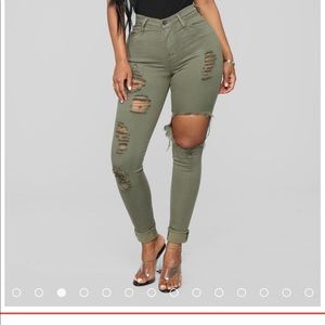FASHION NOVA GLISTENING JEANS SIZE 7